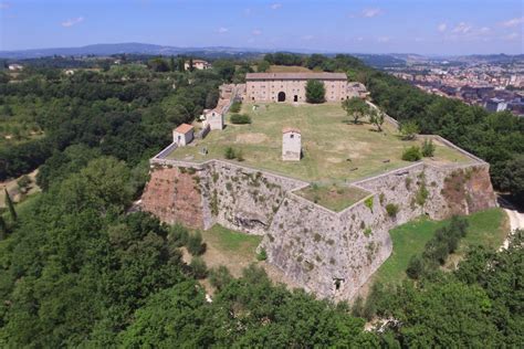 incontri gay poggibonsi|Siena: axp ospito poggibonsi